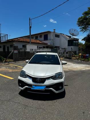 TOYOTA ETIOS 1.5 PLATINUM 16V FLEX 4P AUTOMÁTICO